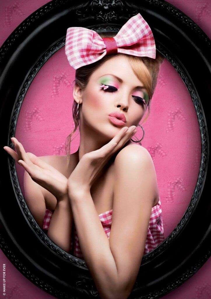 свети валентин, романтичен грим, подходящ грим, тъмен грим, светъл грим, бляскави устни, очна линия в стил котешко око, гримландия