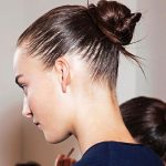 връзване на мокра коса