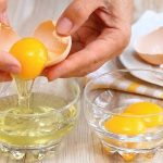 маска против омазняване на косата с яйчен белтък и лимонов сок