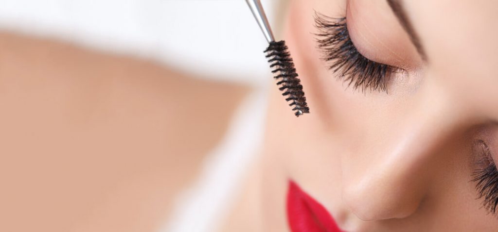 нанасяне на спирала слепване на миглите