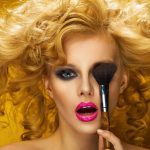 грим за блондинки, сенки за очи, червено червило, тъмнорозово червило, светъл фон дьо тен, молив за вежди, гримландия