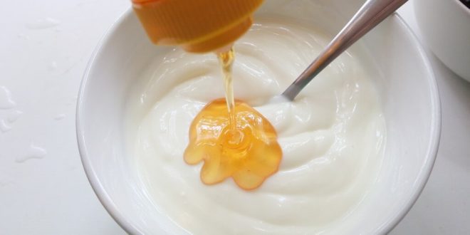 маска против пъпки домашна мед и кисело мляко