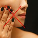 защо не трябва да докосваме лицето си грималндия