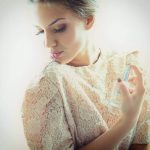 парфюм върху дрехите парфюмиране върху дрехите