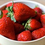 хидратиране на мазна кожа домашна маска ягоди лимон мед белтъци