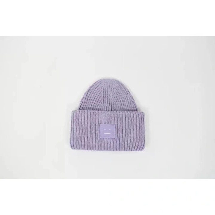 Дамска шапка